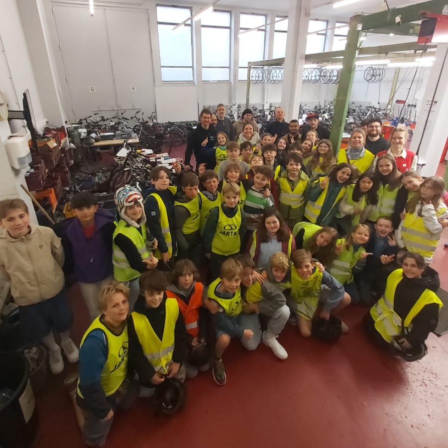 Dankzij fietsherstellers Crescendo CVO kunnen leerlingen Villa Zonnebloem veilig op uitstap